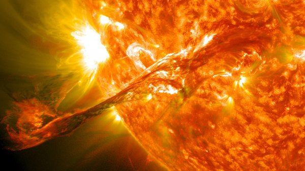Ученые рассказали, почему Солнце до сих пор не сожгло Землю