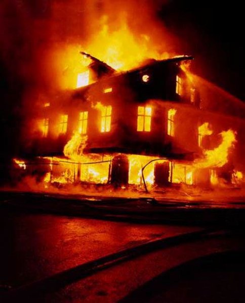 В Югре сгорел дом, погубив двух детей и женщину