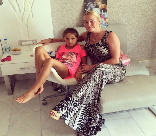 Волочкова выставила фото дочери в Instagram