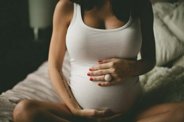 В Великобритании беременная девушка проводит операцию по смене пола
