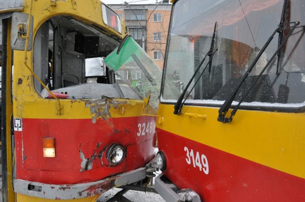В Хабаровске произошло «лобовое» столкновение трамваев