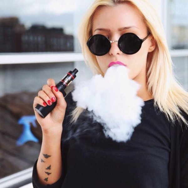 Ученые определили, что курение вейпа «затягивает» как и сигарета