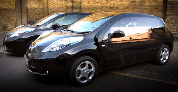 В Англии создали катафалк на базе автомобиля Nissan Leaf