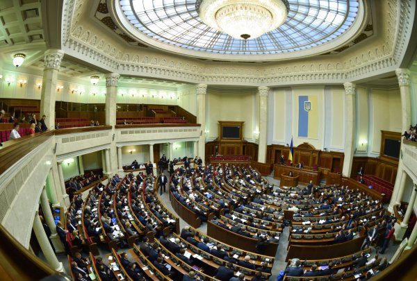 ВРУ поддержала проект закона о заочном осуждении экс-лидера Украины Януковича