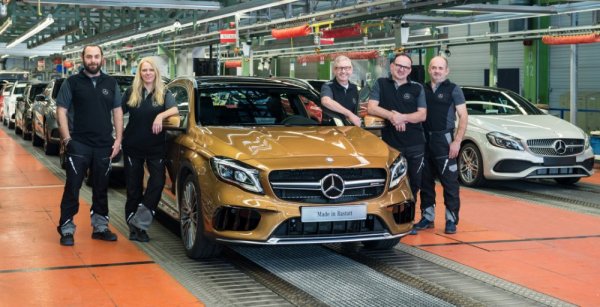 В Германии начали выпускать обновленный Mercedes-Benz GLA&#8205;