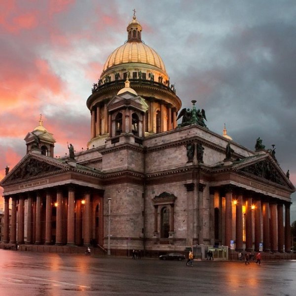 Администрация Санкт-Петербурга обратилась с требованием освободить Исаакиевский собор к Пасхе