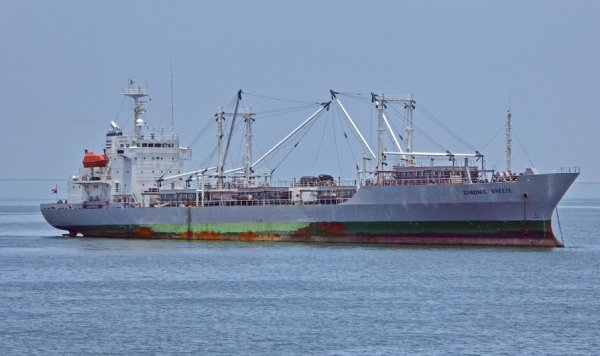 Российский торговый корабль столкнулся с рыболовным судном у берегов Барселоны