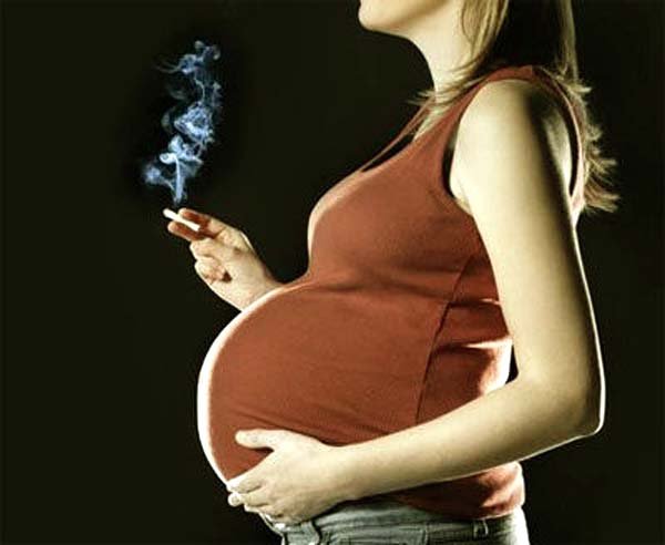 Беременные женщины не могут самостоятельно бросить курить - ученые