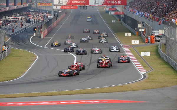 Финальный заезд гонок Гран-при Китая «Формула-1» из-за плохой погоды перенесут на 8 апреля