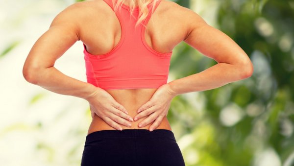 Физиотерапевты показали упражнения от боли в спине