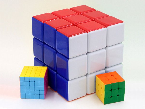 Самый большой в мире кубик Рубика появился в США