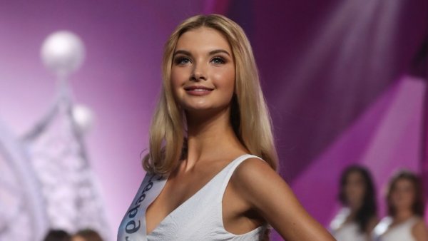 В конкурсе «Мисс Россия-2017» победила Полина Попова из Екатеринбурга