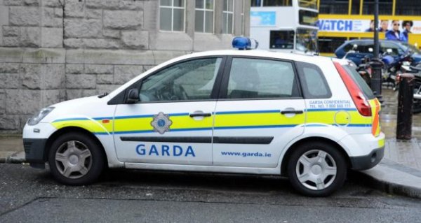 Ирландские полицейские взорвали Интернет любительским порно