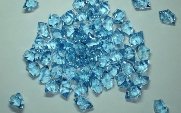 Новосибирские ученые создали светящиеся кристаллы