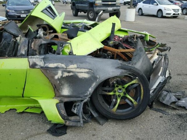 На продажу выставлен полностью сгоревший Lamborghini Murcielago