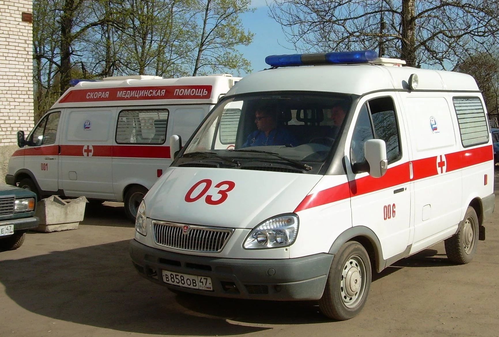 Мужчина в российской столице вывалился из окна и приземлился на ребенка — Смертельное падение