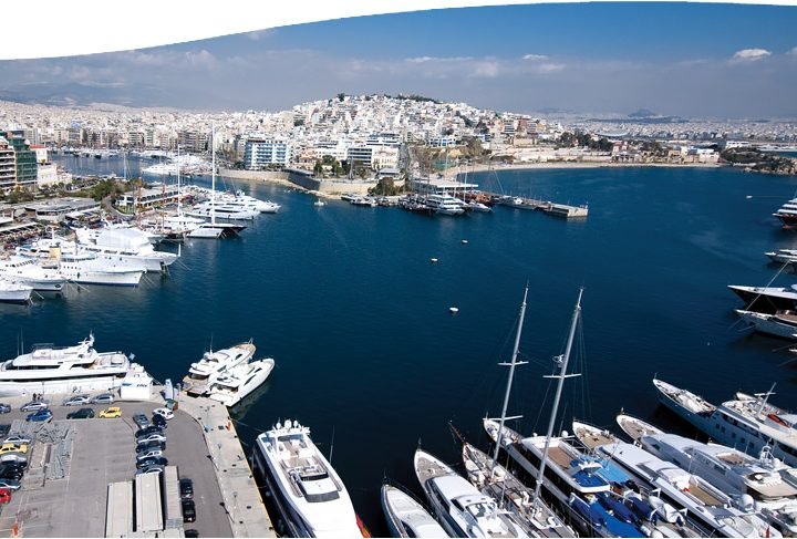 В Греции началась массовая забастовка моряков и корреспондентов