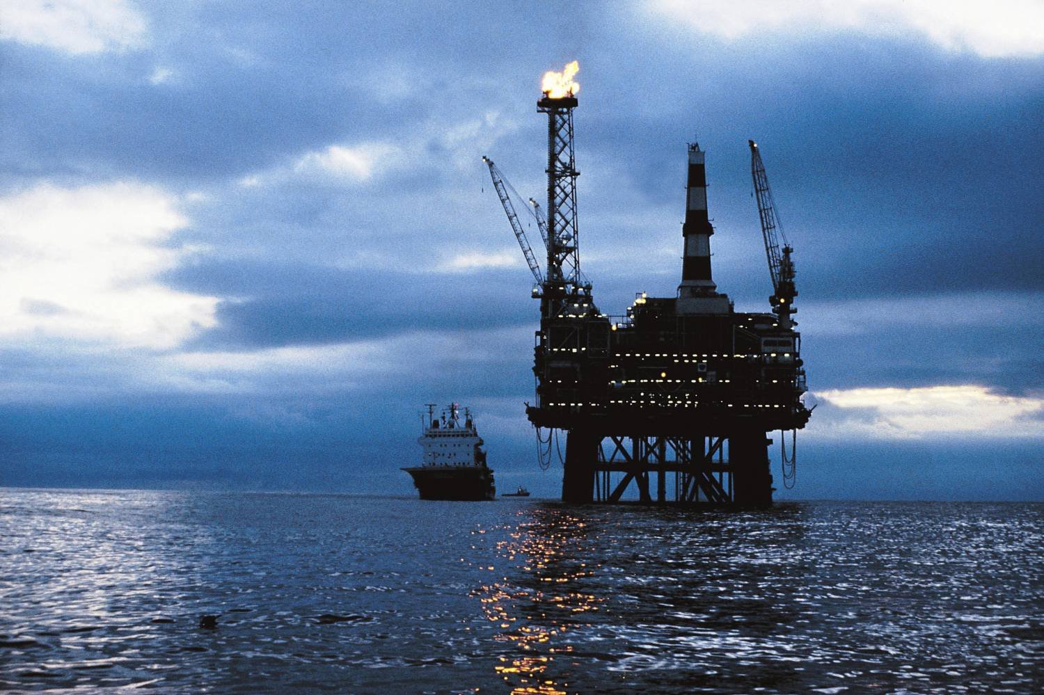 Нефть начала дешеветь после роста 17 мая
