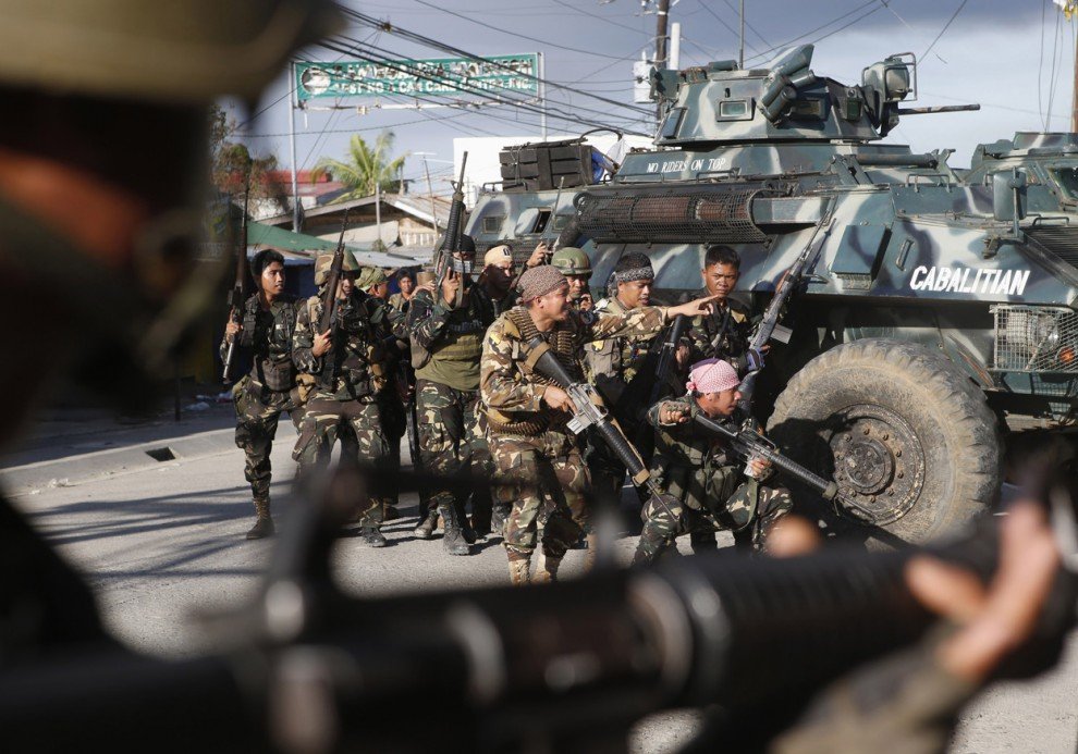 По крайней мере 10 военных на Филиппинах погибли от «дружественного огня»