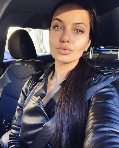 Российская «Анджелина Джоли» стала рекордсменкой в Instagram