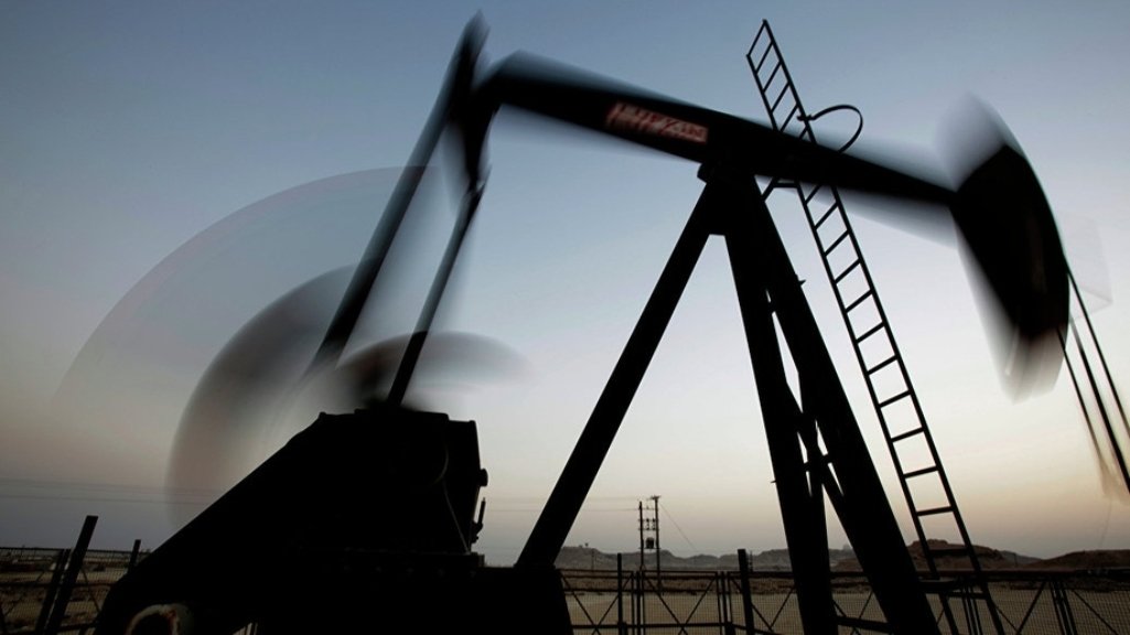 Нефть Brent превысила 52 доллара за баррель впервые с начала лета
