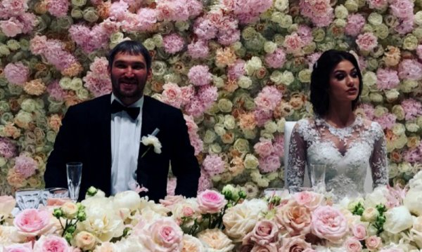 Вера Глаголева пустилась в пляс на свадьбе дочери