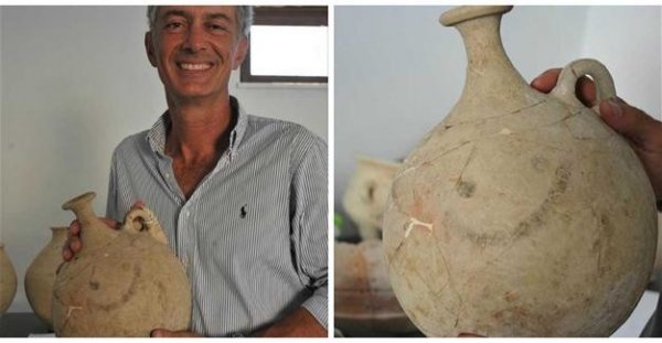 Археологи раскопали в Турции вазу с изображенным на ней самым древним смайликом