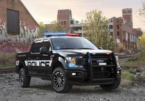 Пикап Ford F-150 2018 превратили в полицейский автомобиль
