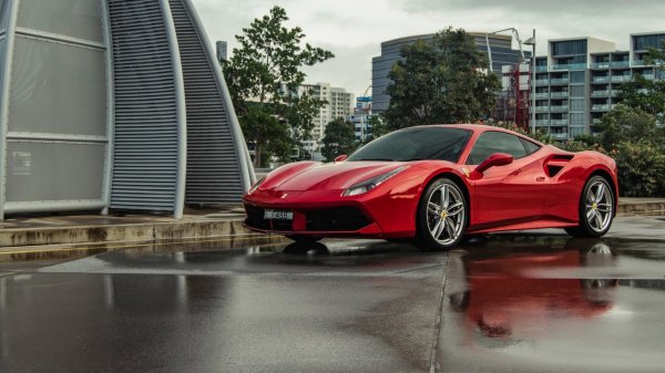 Сотрудникам Ferrari запрещено приобретать новые авто бренда