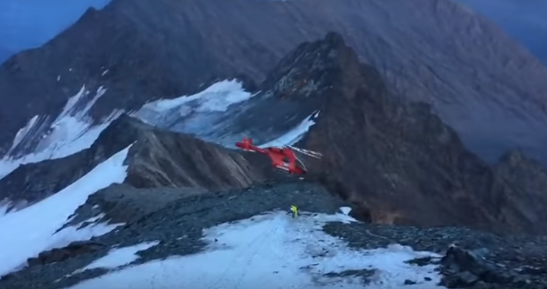 В Альпах разбился спасательный вертолёт при попытке эвакуировать альпиниста