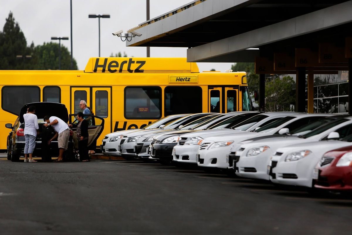 Сервис по аренде автомобилей Hertz покидает Россию