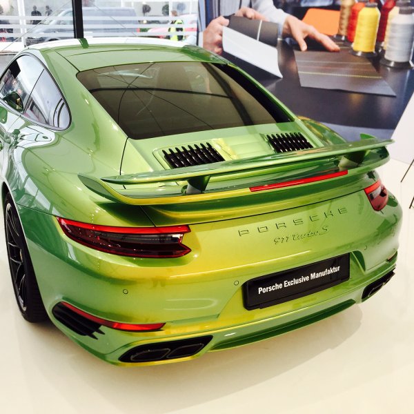Porsche предлагает особый цвет за 100 000 долларов покупателям 911 Turbo S