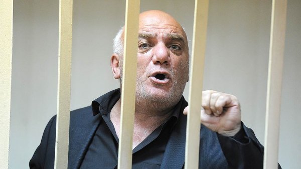 Взявший заложников в Ситибанке Арам Петросян частично признал свою вину