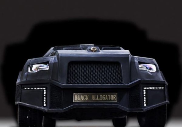 В сети рассекретили "Черный Аллигатор" - автомобиль врага Джеймса Бонда