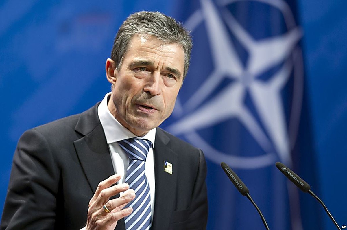 Прежний генеральный секретарь НАТО допустил ослабление антироссийских санкций