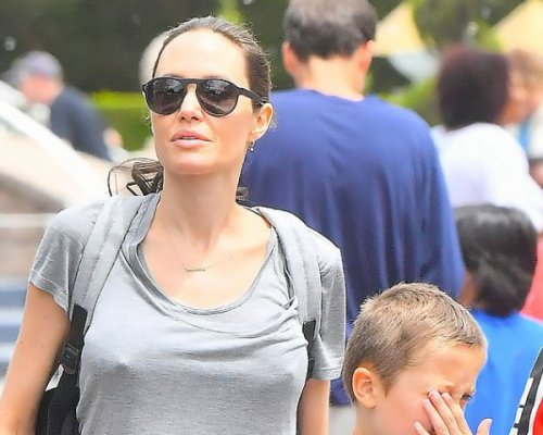 Анджелина Джоли продемонстрировала грудь: Как часто актриса любит ходить без белья?