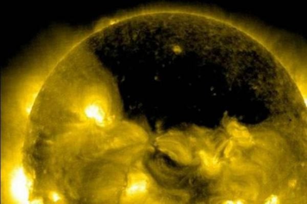  На Солнце гигантский портал в другое измерение вывел из равновесия ученых NASA: Находка шокировала даже опытных исследователей