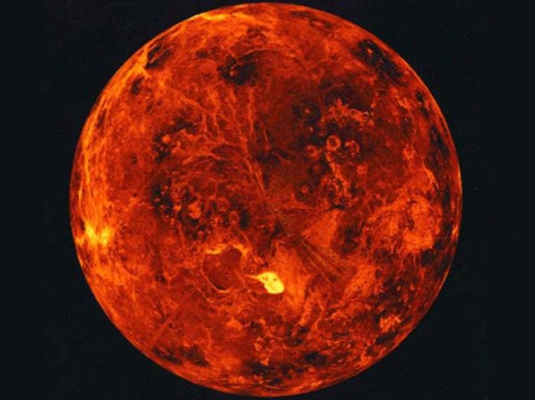 Ученые изучили аномалии темной стороны Венеры: Что "скрывает" планета?