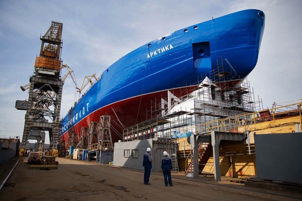 В Петербурге спустят на воду первый в серии атомный ледокол 