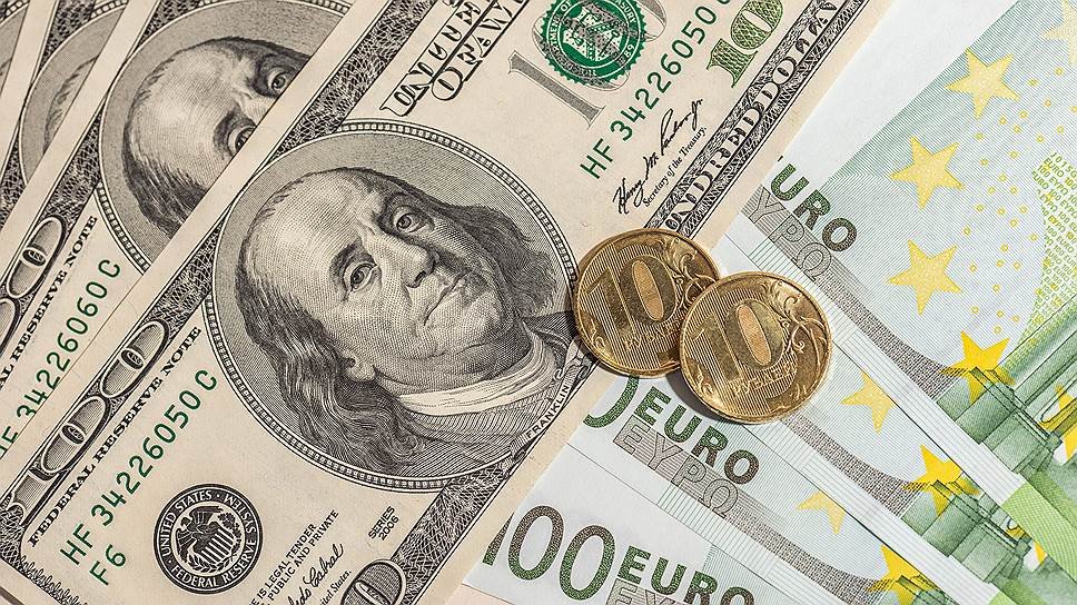 ЦБ снизил курсы евро и доллара с 19 октября