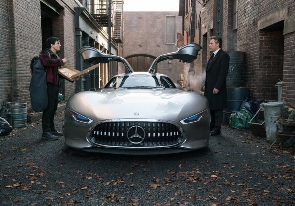 Новой машиной Бэтмена станет концепт-кар Mercedes-AMG