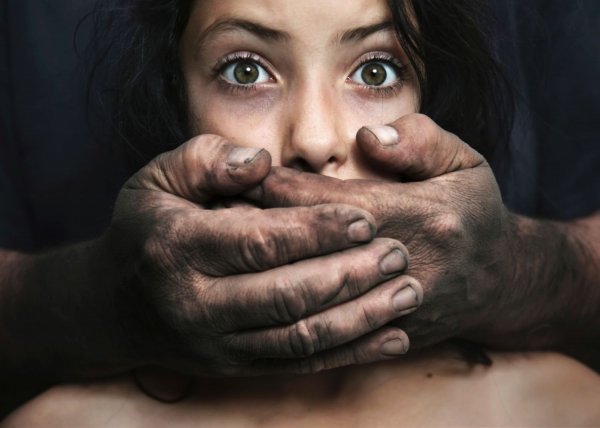 В Зеленограде маньяк изнасиловал несовершеннолетнюю девочку