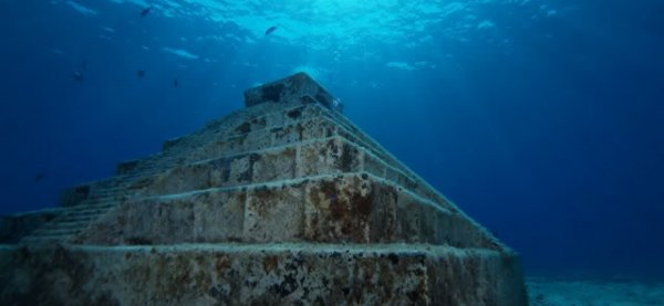 Две подводные пирамиды были обнаружены на побережье Флориды