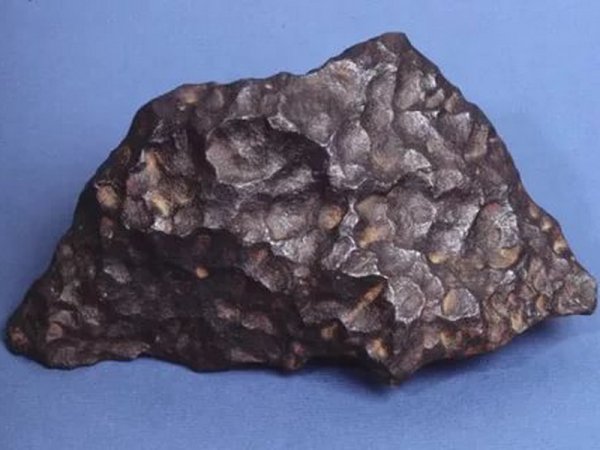 Ученые вычислили вероятность падения метеорита на человека: Что останется от нас после удара небесного тела?
