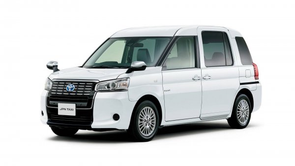 Toyota представила новый газовый автомобиль такси для Японии