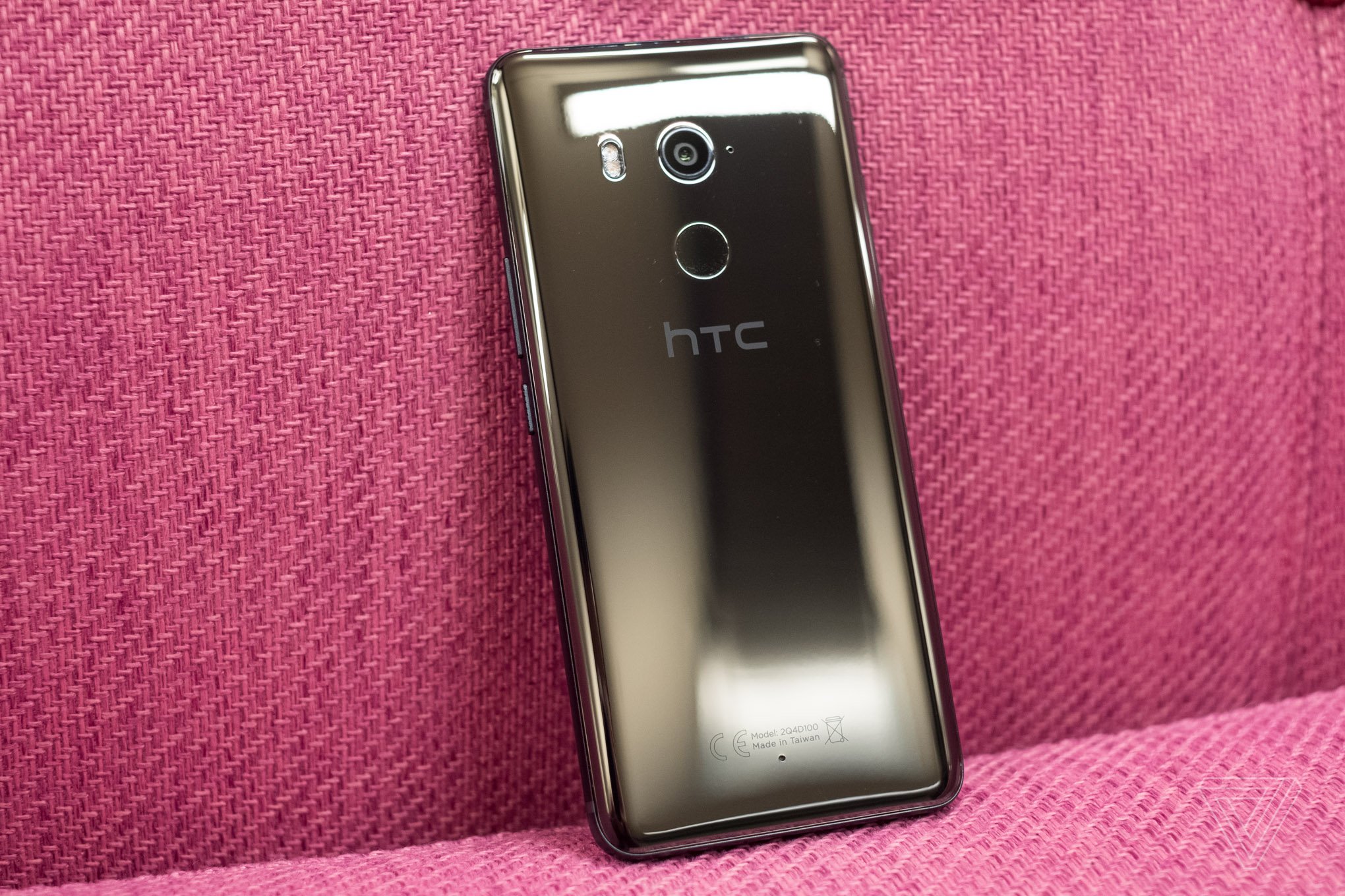 Смартфон HTC с двойной камерой дебютирует в 2018 г