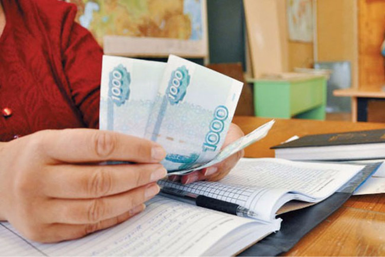 Кабмин выделил 3,6 млрд руб. на повышение зарплат в сфере образования