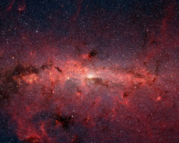 Телескопу Hubble удалось запечатлеть центр галактики Млечный путь