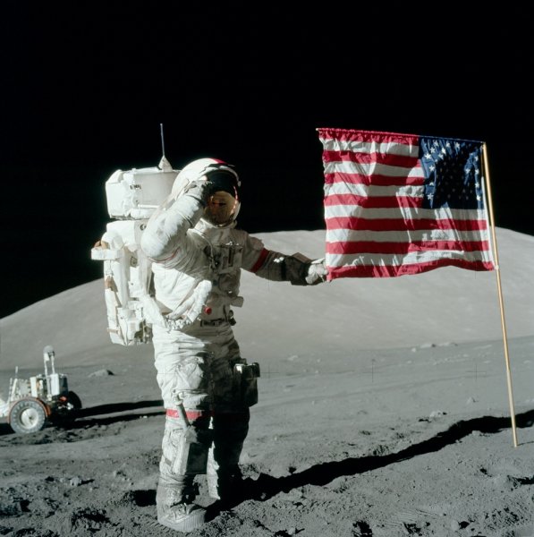 Последний человек на Луне: Трамп заявил, что продолжение следует