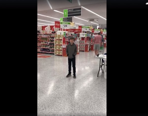 Песня 10-летнего аутиста из Британии набрала миллион просмотров в сети